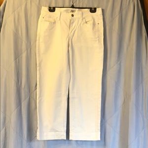 Women’s white denim Capri jeans